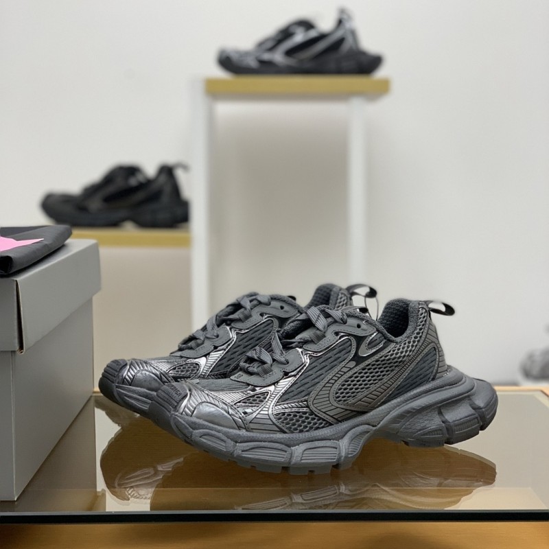 Ba*len*cia*ga sneakers