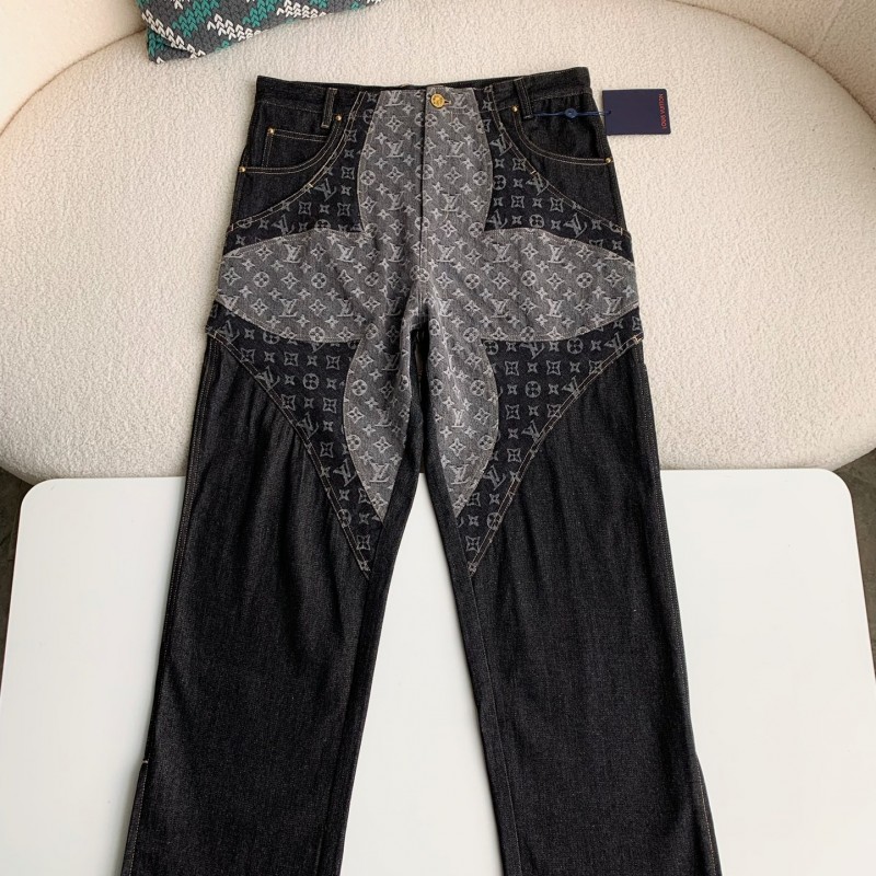 L0*is V*t0n costumes