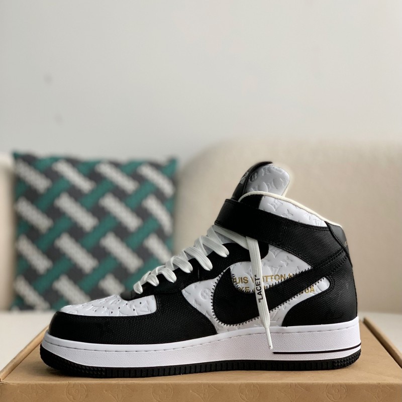 L0*is V*t0n SNEAKERS