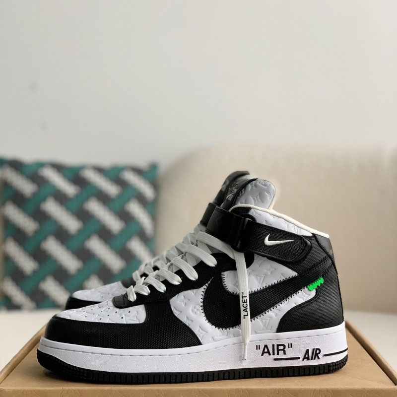 L0*is V*t0n SNEAKERS