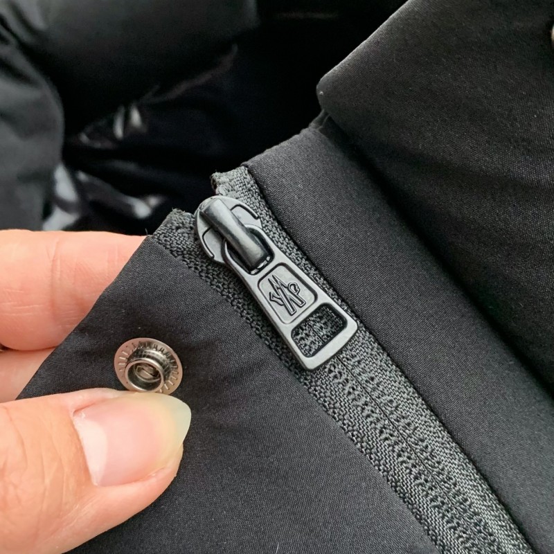 Moncler Montbeliard down jacket