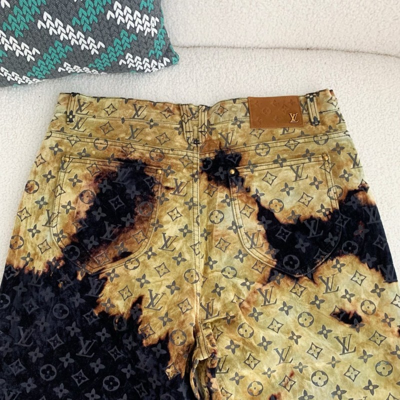 L0*is V*t0n costumes