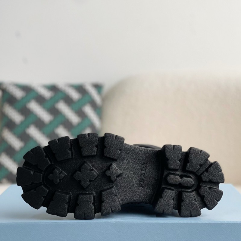 Pra*a Cloudbus Thunder technology fabric sneakers