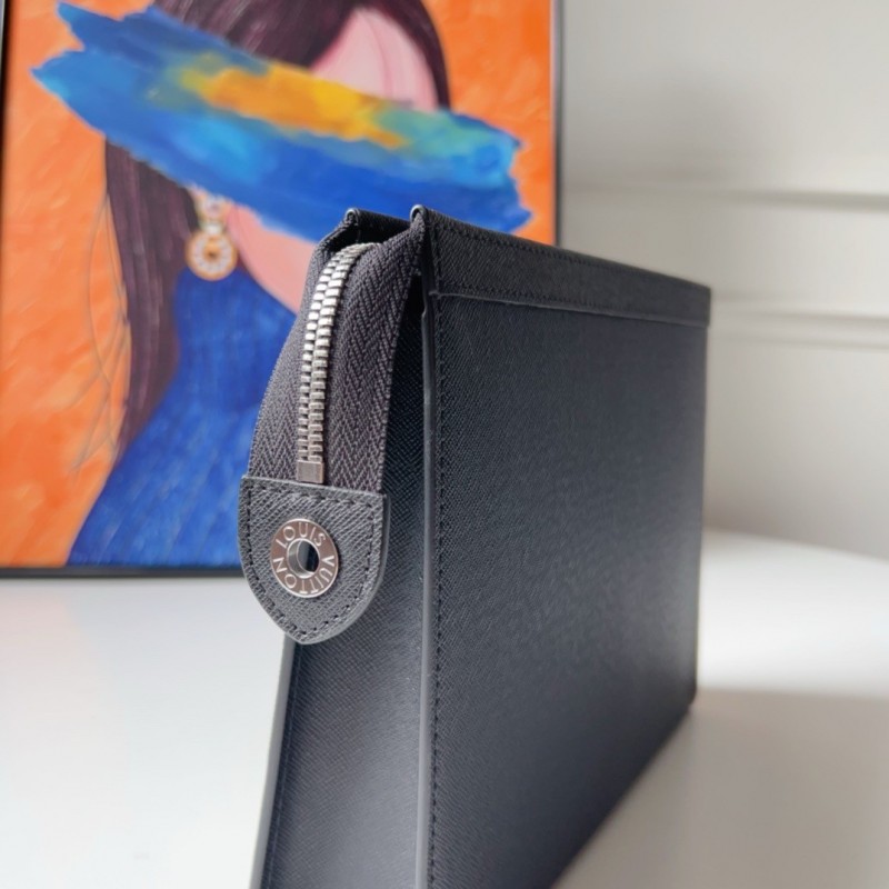 L0*is V*t0n logo calfskin protective case clutch M30450