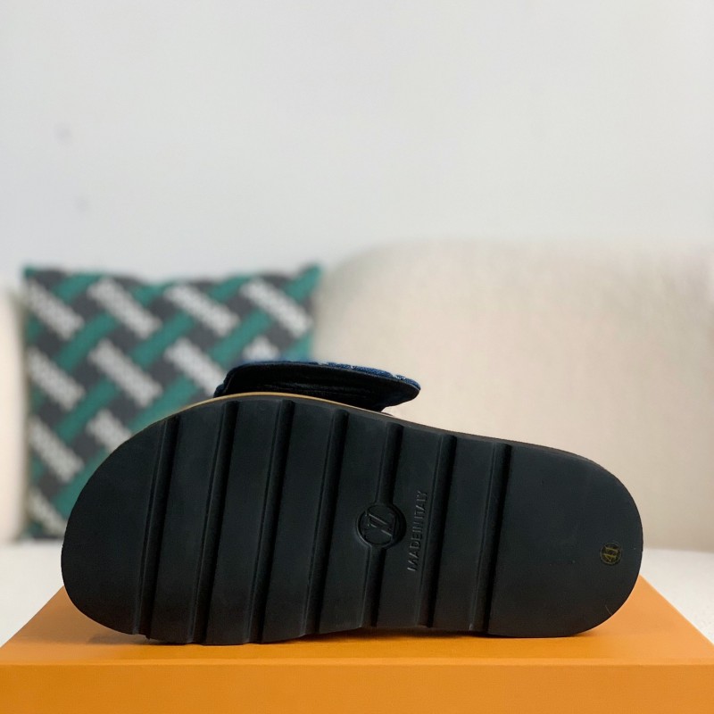 L0*is V*t0n SLIPPERS