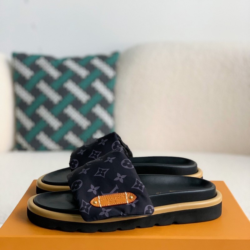 L0*is V*t0n SLIPPERS