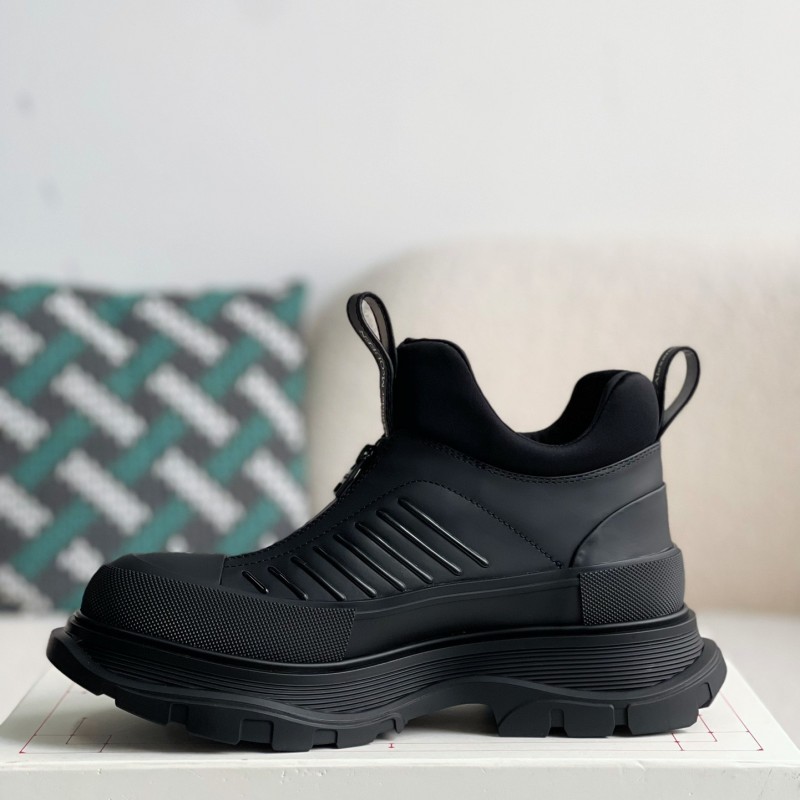 Ale*d*r M*Q*en  Sneakers