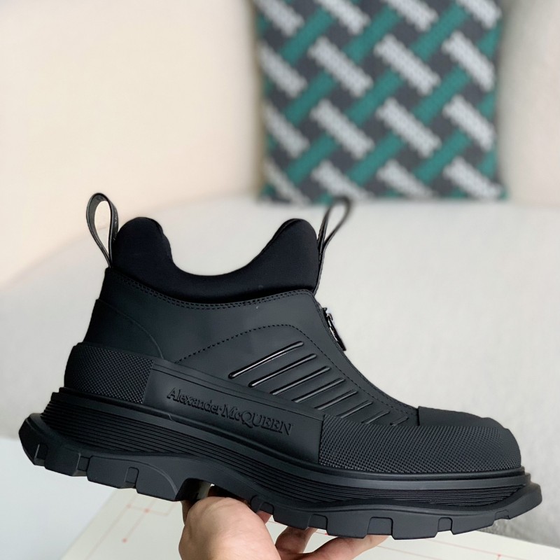 Ale*d*r M*Q*en  Sneakers