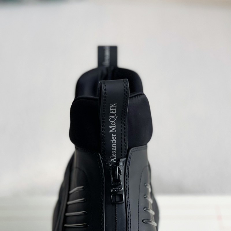 Ale*d*r M*Q*en  Sneakers