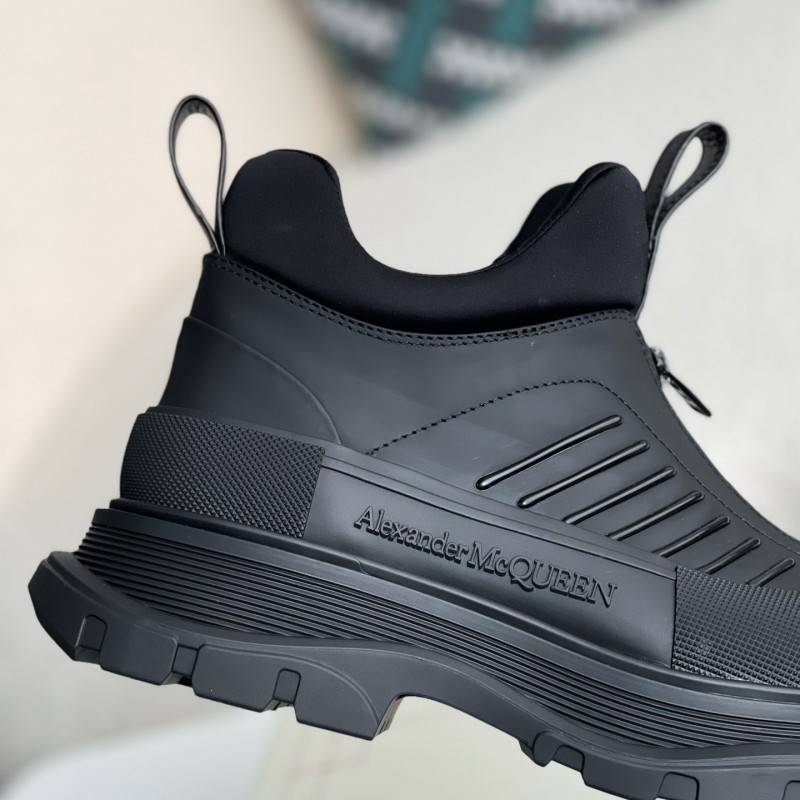 Ale*d*r M*Q*en  Sneakers