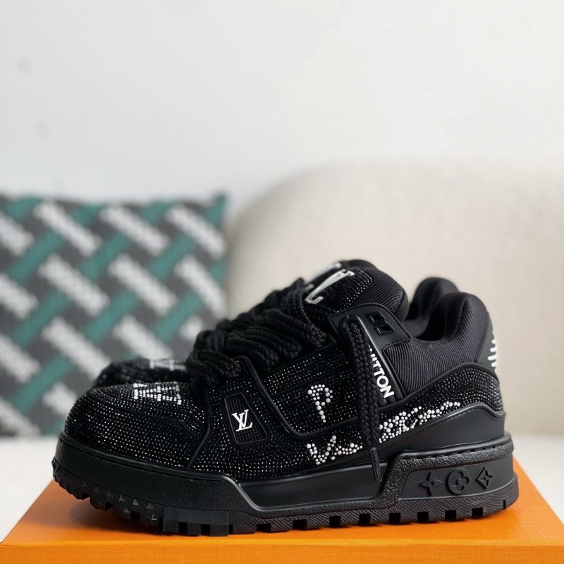 L0*is V*t0n TRAINER Sneakers