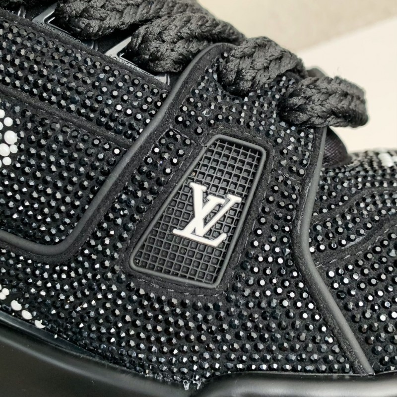 L0*is V*t0n TRAINER Sneakers