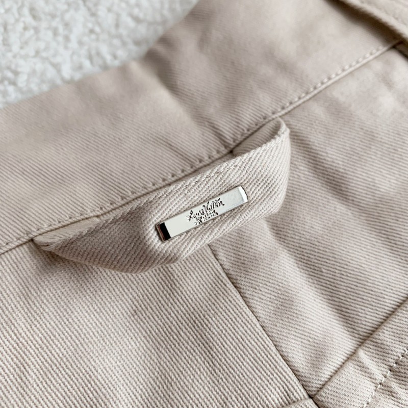 L0*is V*t0n costumes