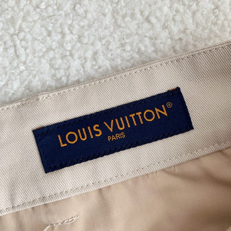 L0*is V*t0n costumes