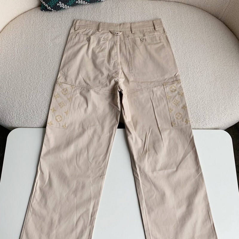 L0*is V*t0n costumes