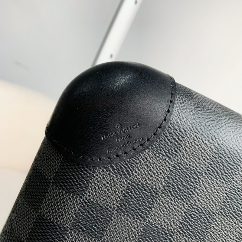 L0*is V*t0n Suitcase 20 inches