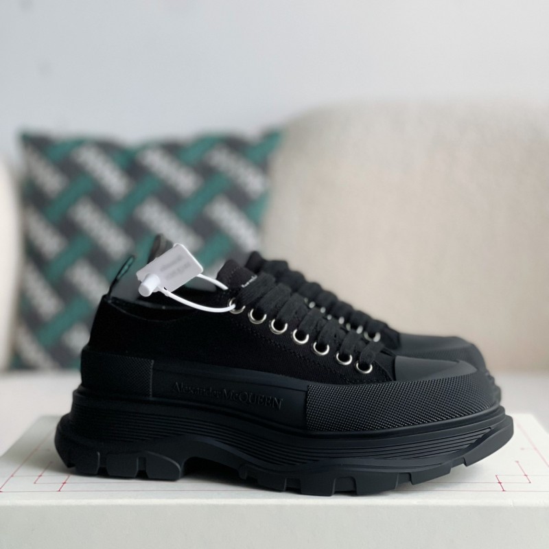 Ale*d*r M*Q*en  Sneakers