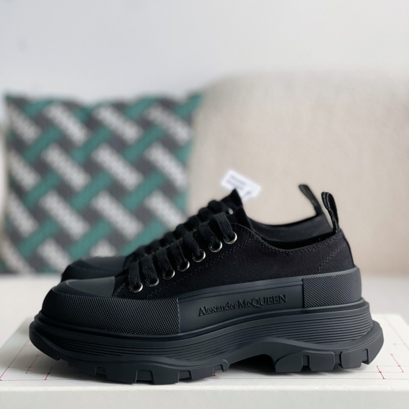 Ale*d*r M*Q*en  Sneakers