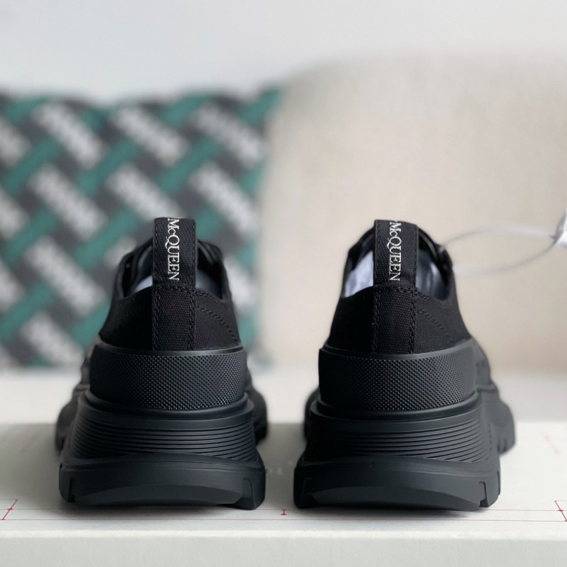 Ale*d*r M*Q*en  Sneakers