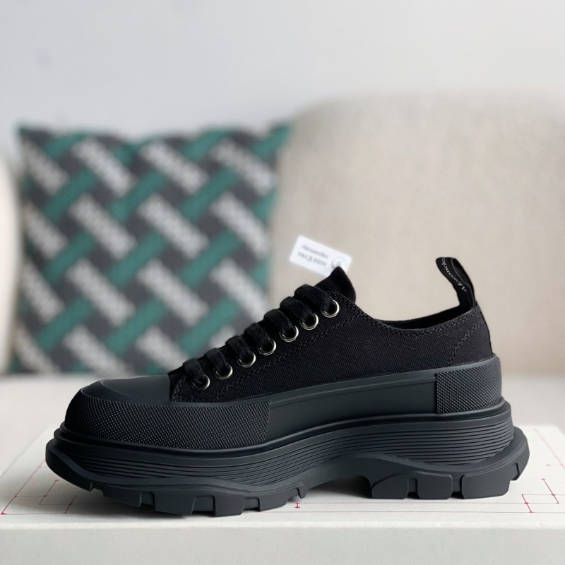 Ale*d*r M*Q*en  Sneakers