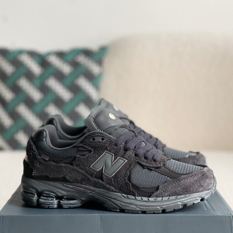 S*pBro xNew Balance NB 2002R Protection Pack Sneakers