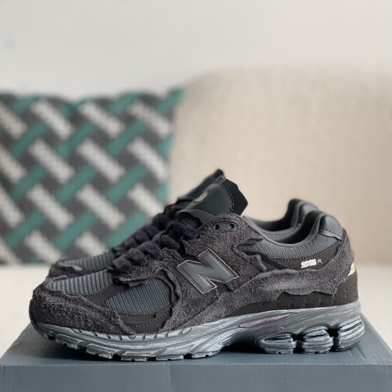 S*pBro xNew Balance NB 2002R Protection Pack Sneakers