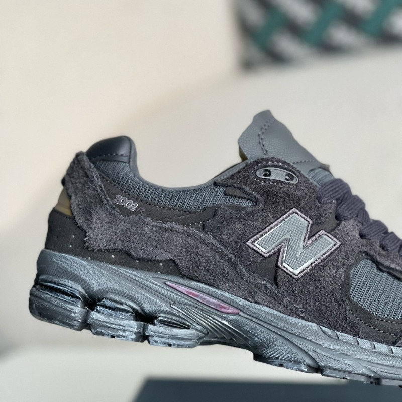 S*pBro xNew Balance NB 2002R Protection Pack Sneakers