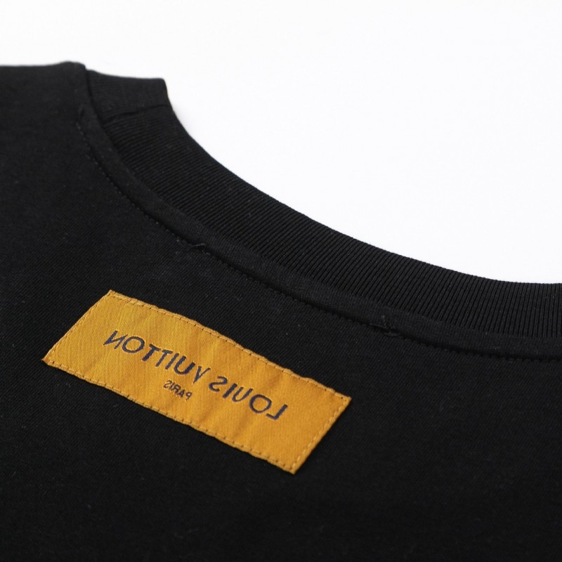 L0*is V*t0n Logo lettering T-shirt with 23SS neckline