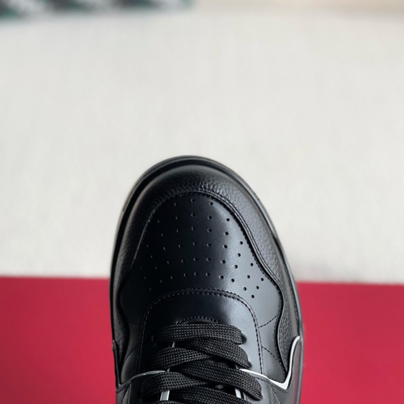 va*t*no One Stud Sneakers