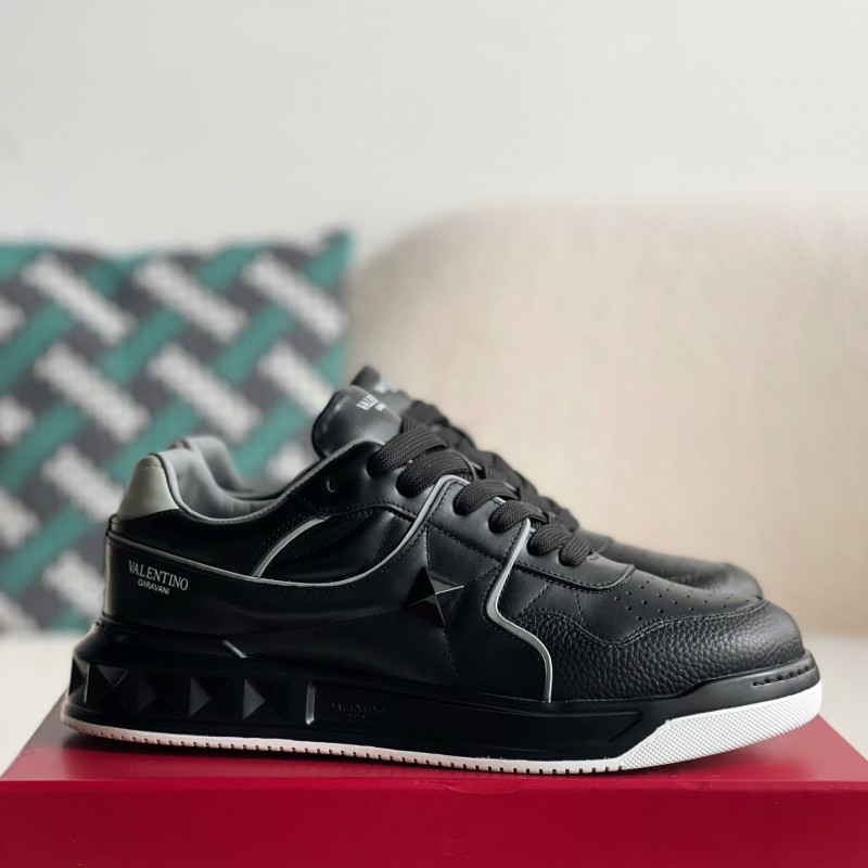 va*t*no One Stud Sneakers