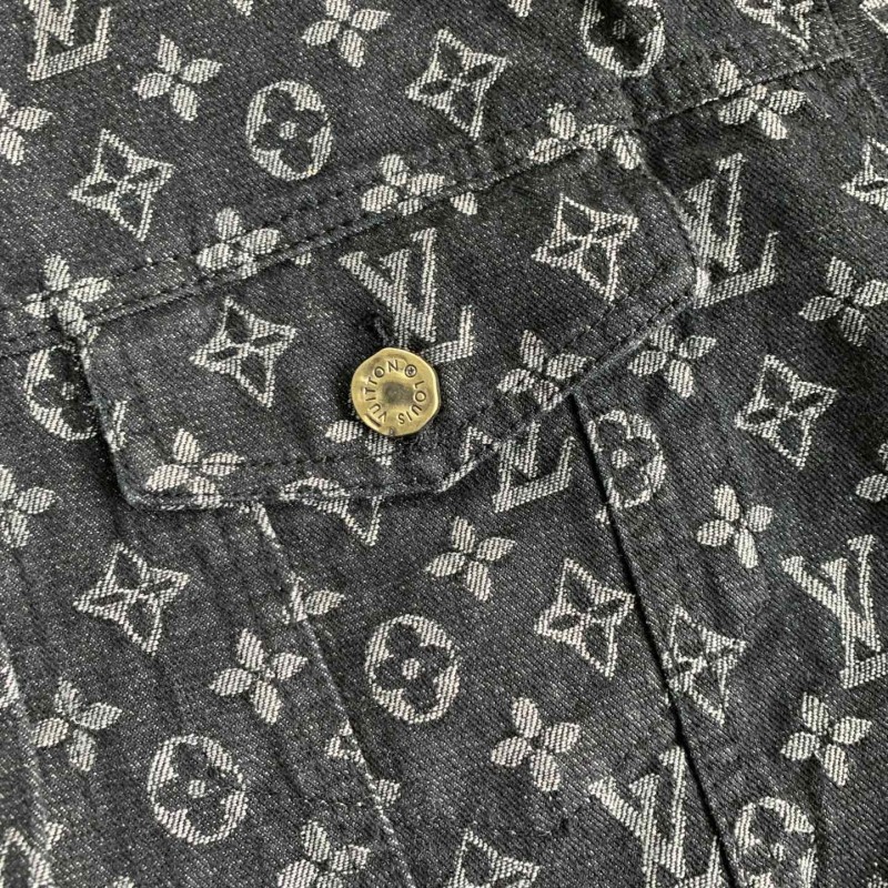 L0*is V*t0n  Jackets