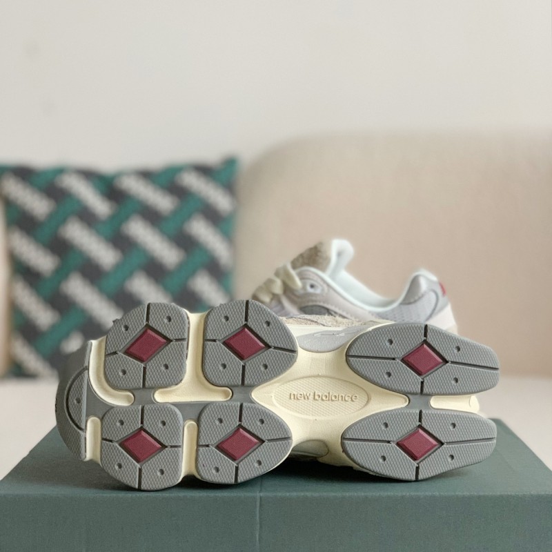 New Balance 2022R Phantom 9060 Sneakers