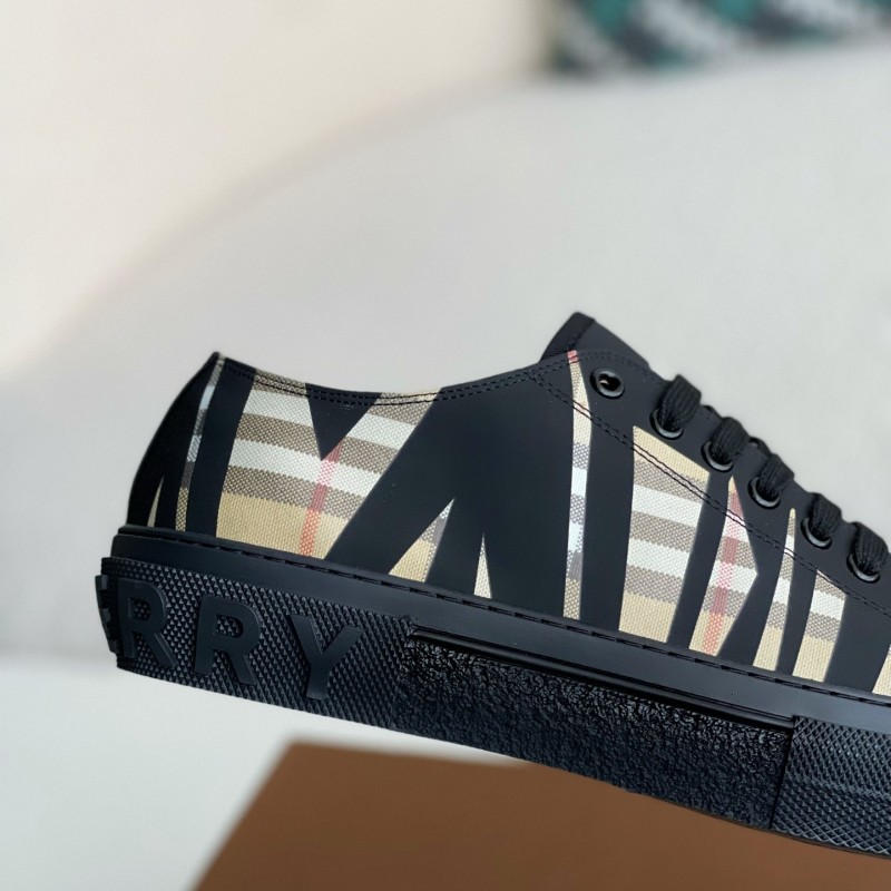 B**rry Low cut casual sports shoes