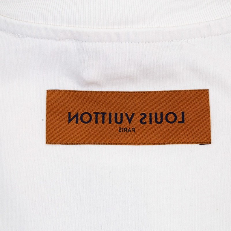 L0*is V*t0n 230,000 new T-shirts for spring and summer