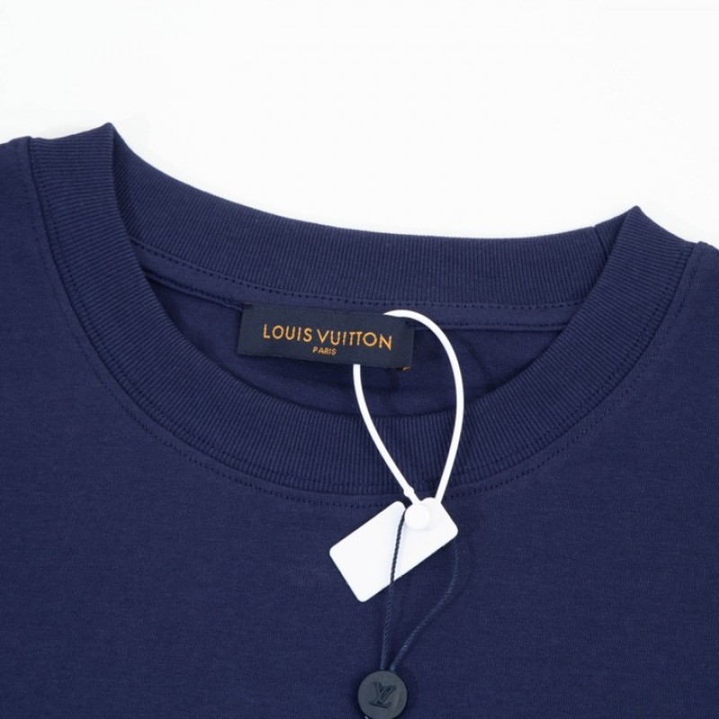 L0*is V*t0n 230,000 new T-shirts for spring and summer