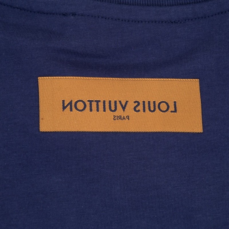 L0*is V*t0n 230,000 new T-shirts for spring and summer