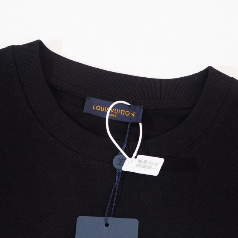 L0*is V*t0n 230,000 new T-shirts for spring and summer