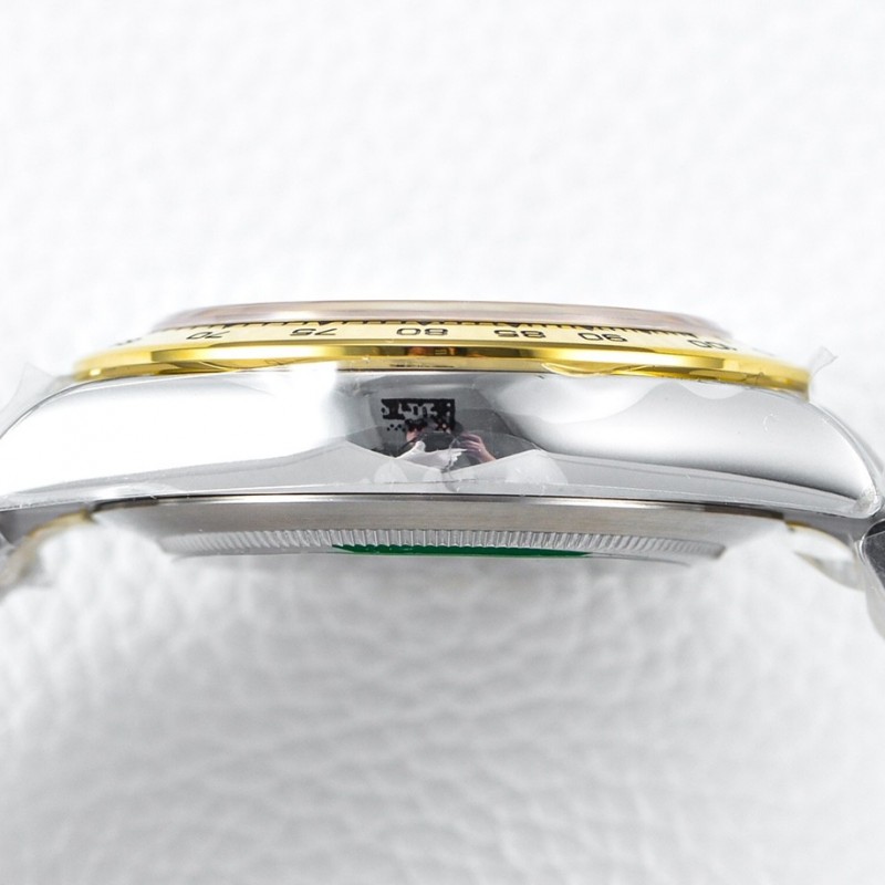 R*l*x Trithong had his own Cal.4130