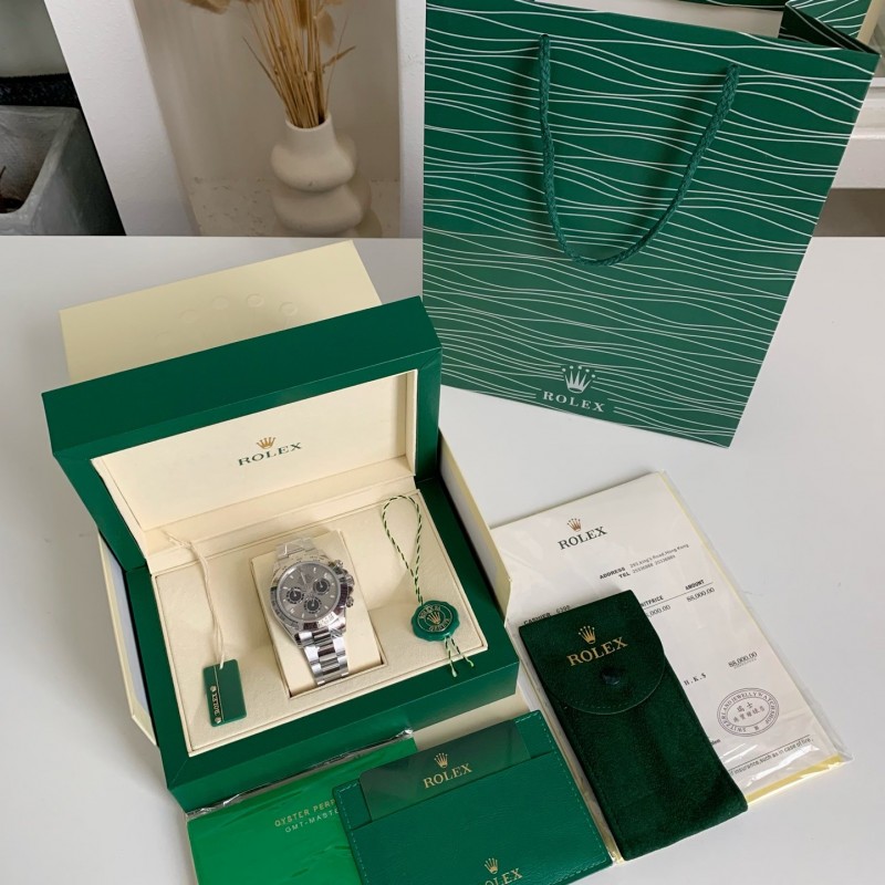 R*l*x Trithong had his own Cal.4130