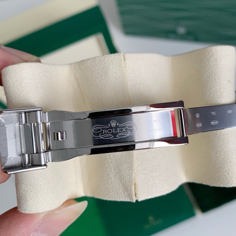 R*l*x Trithong had his own Cal.4130