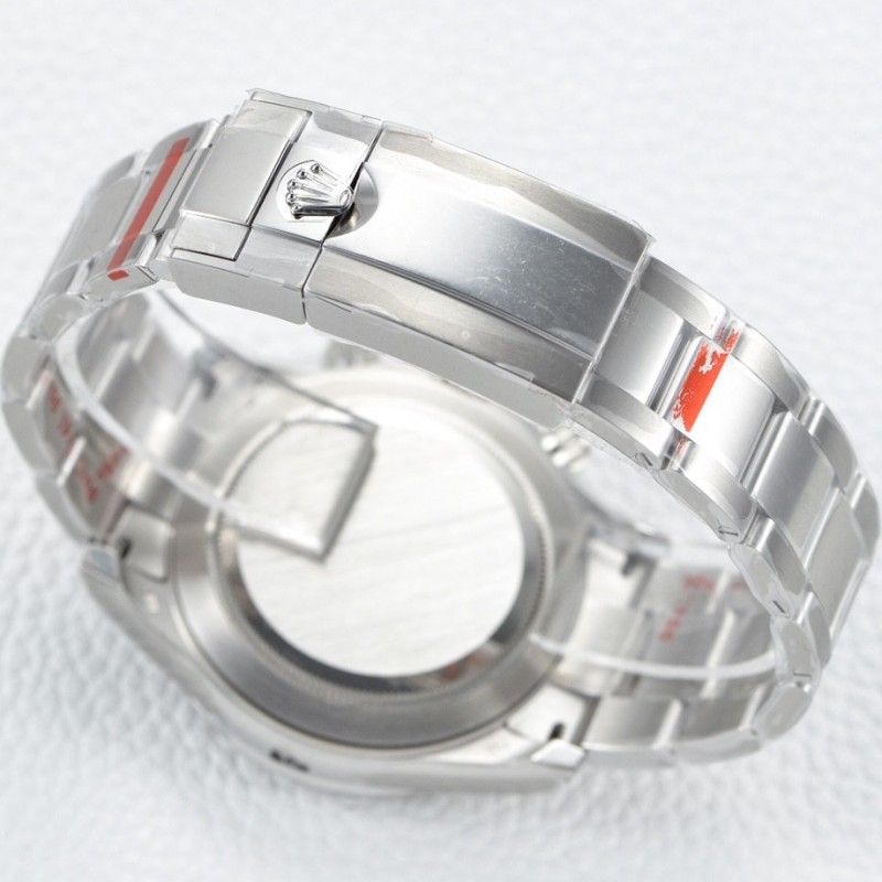 R*l*x Trithong had his own Cal.4130