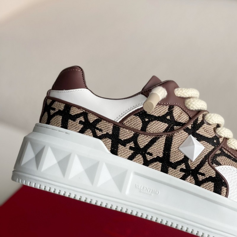 va*t*no One Stud Sneakers