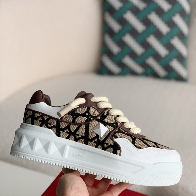 va*t*no One Stud Sneakers