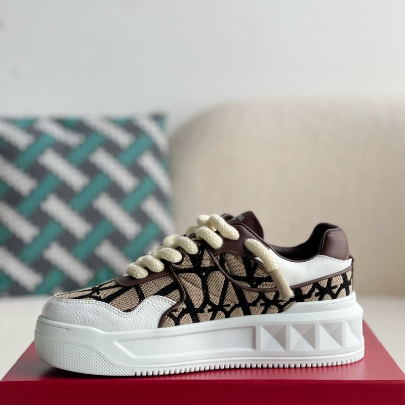 va*t*no One Stud Sneakers