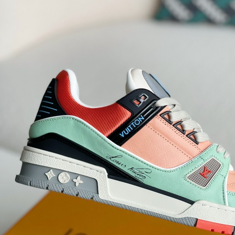 L0*is V*t0n TRAINER Sneakers