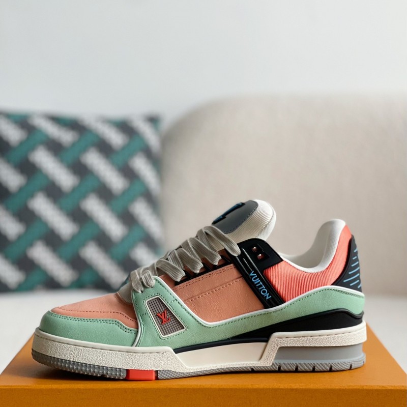 L0*is V*t0n TRAINER Sneakers