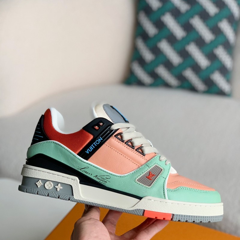 L0*is V*t0n TRAINER Sneakers