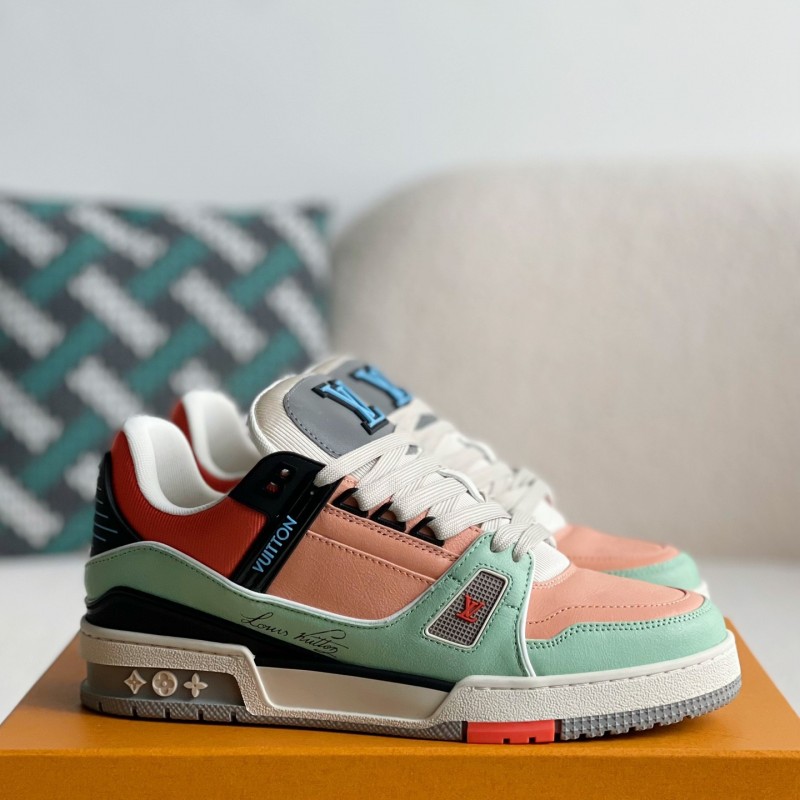 L0*is V*t0n TRAINER Sneakers