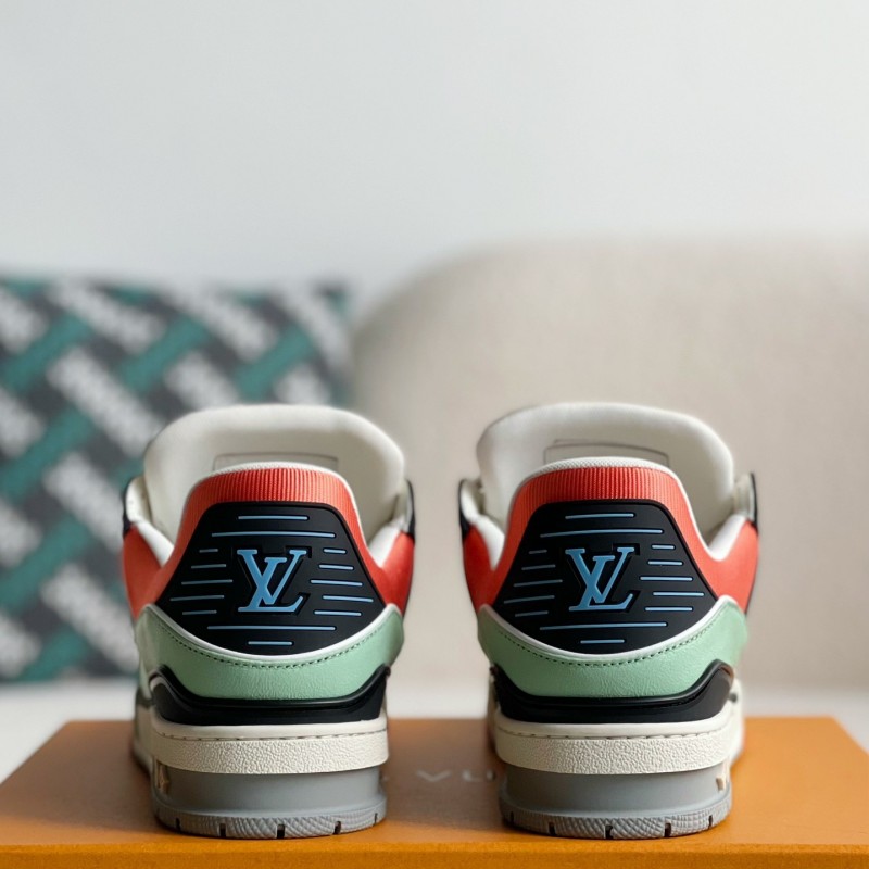 L0*is V*t0n TRAINER Sneakers