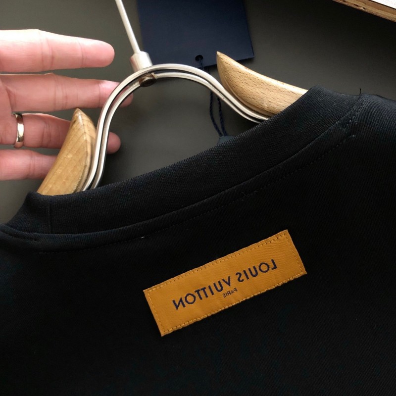 L0*is V*t0n Three-dimensional foam letter doodle round-neck t-shirt